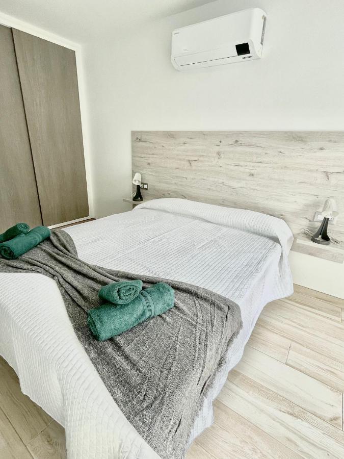 Island Suites Arona  Eksteriør billede